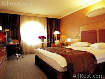Holiday Inn Attica Avenue 25
